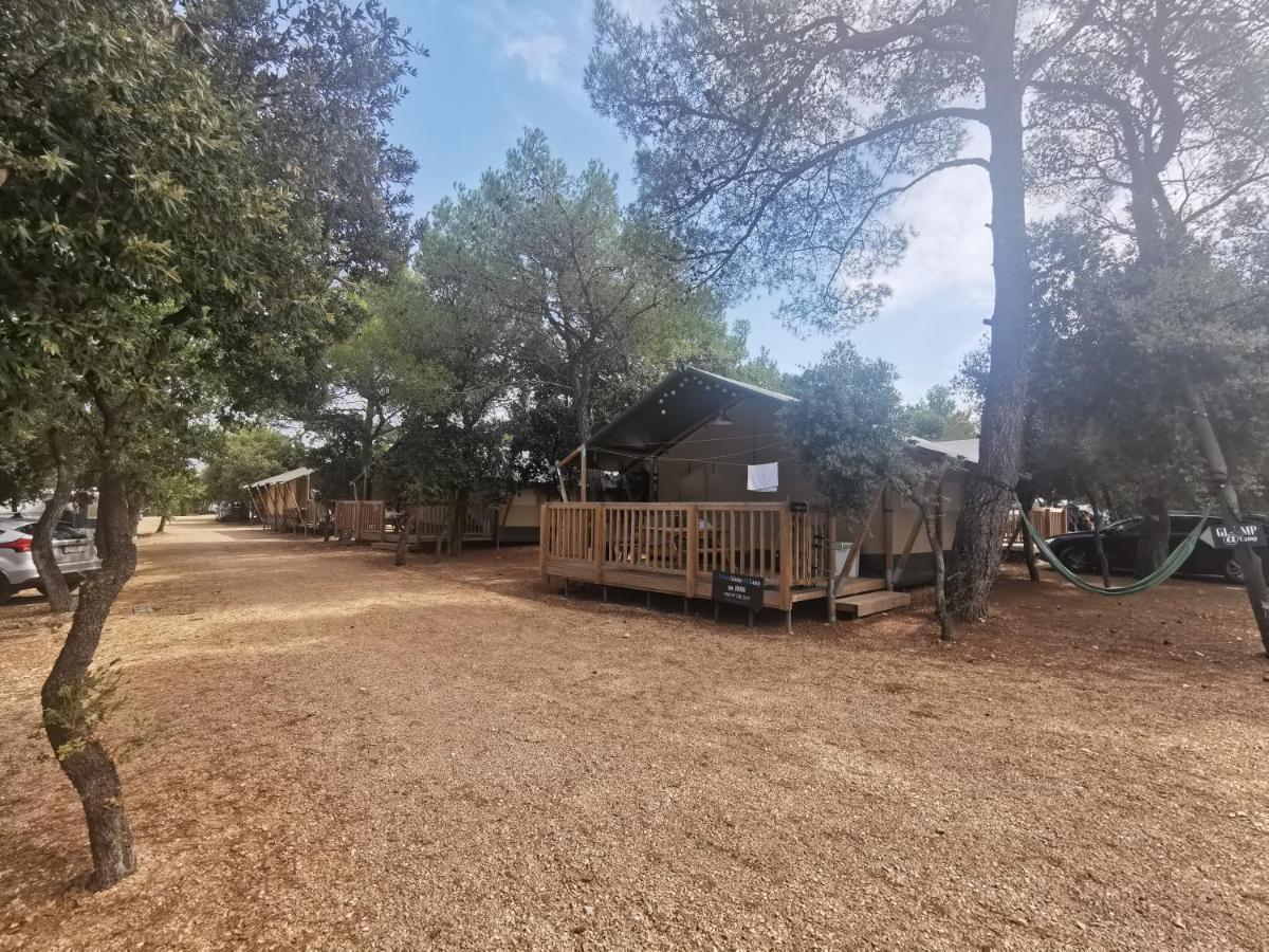 Glamping Beach Soline ビオグラード・ナ・モル エクステリア 写真