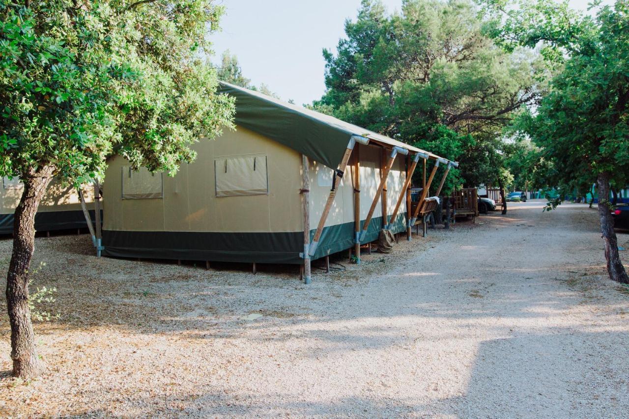 Glamping Beach Soline ビオグラード・ナ・モル エクステリア 写真