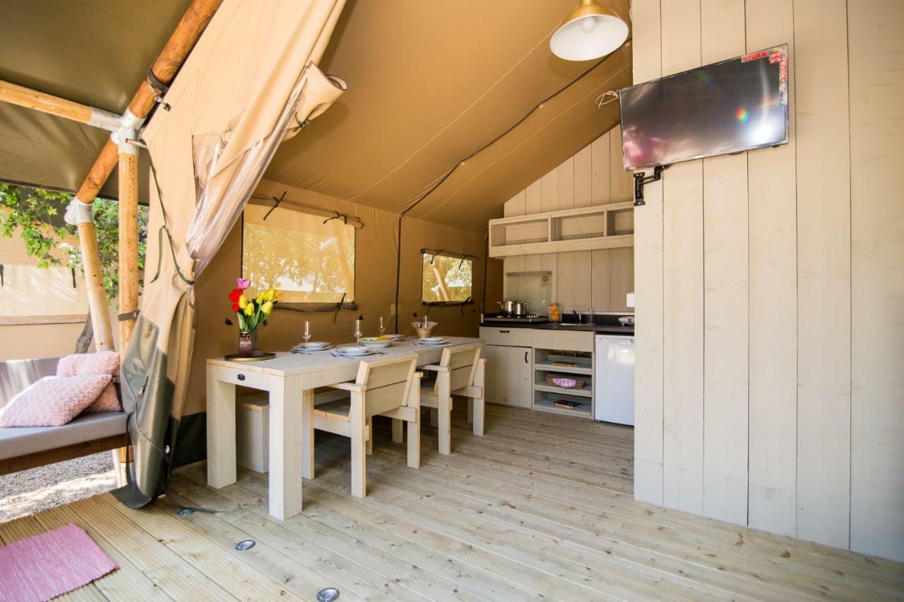 Glamping Beach Soline ビオグラード・ナ・モル エクステリア 写真