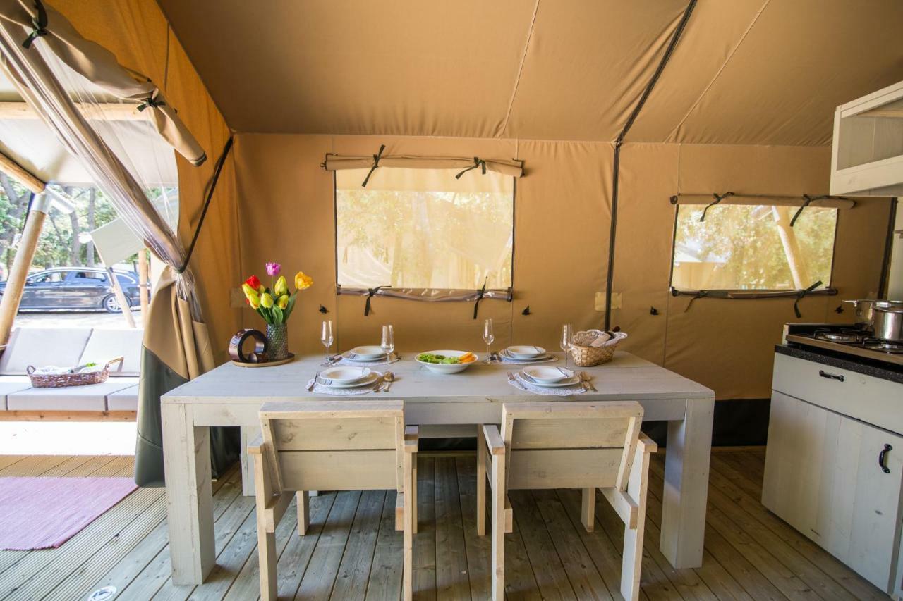 Glamping Beach Soline ビオグラード・ナ・モル エクステリア 写真