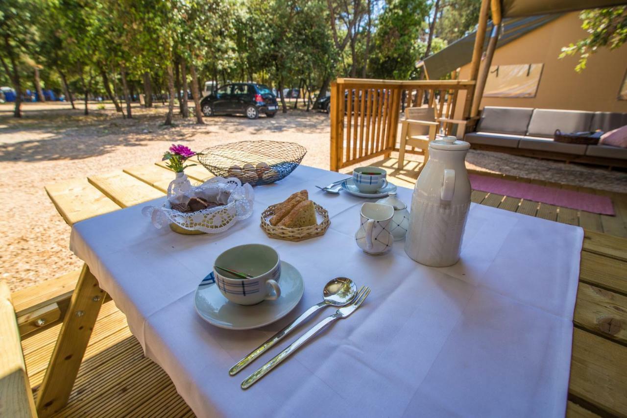 Glamping Beach Soline ビオグラード・ナ・モル エクステリア 写真